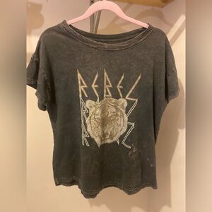 Vintage Canvas Rebel Women's Black Graphic Tee - Short Sleeve